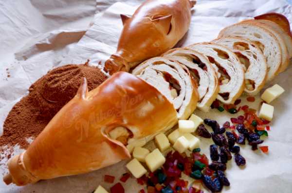 Lechon Bread